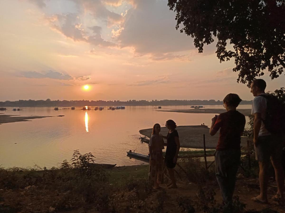 Tonle Mekong Homestay Krong Kracheh Exteriör bild