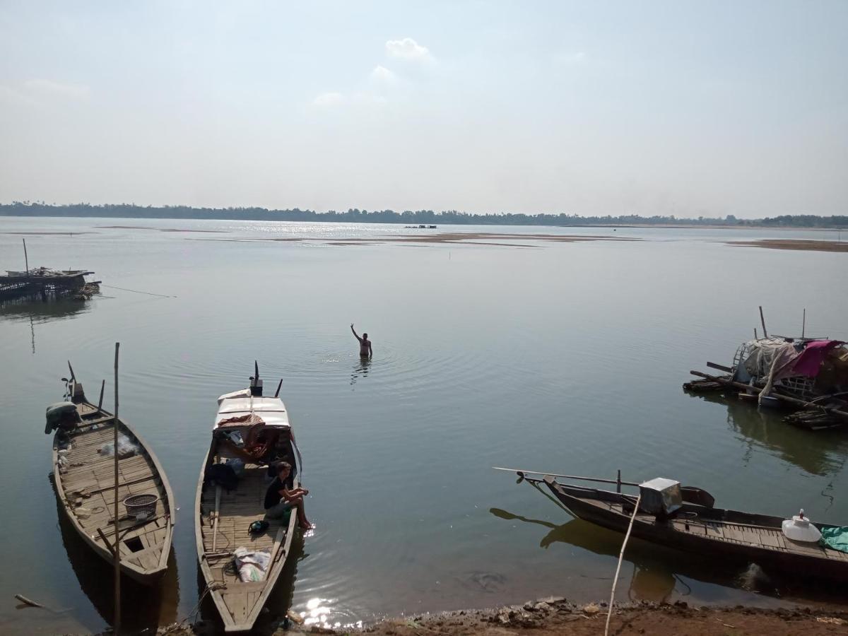 Tonle Mekong Homestay Krong Kracheh Exteriör bild