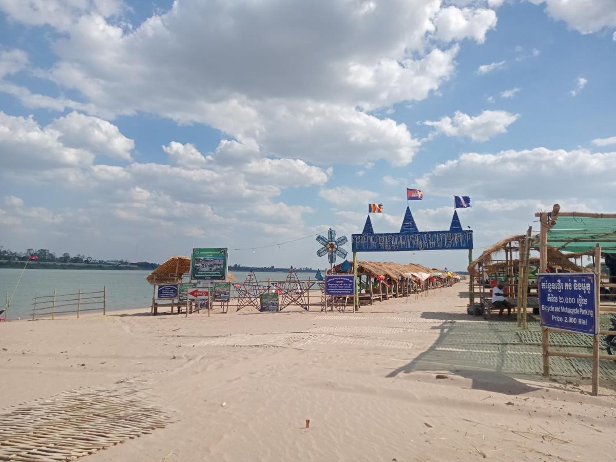 Tonle Mekong Homestay Krong Kracheh Exteriör bild